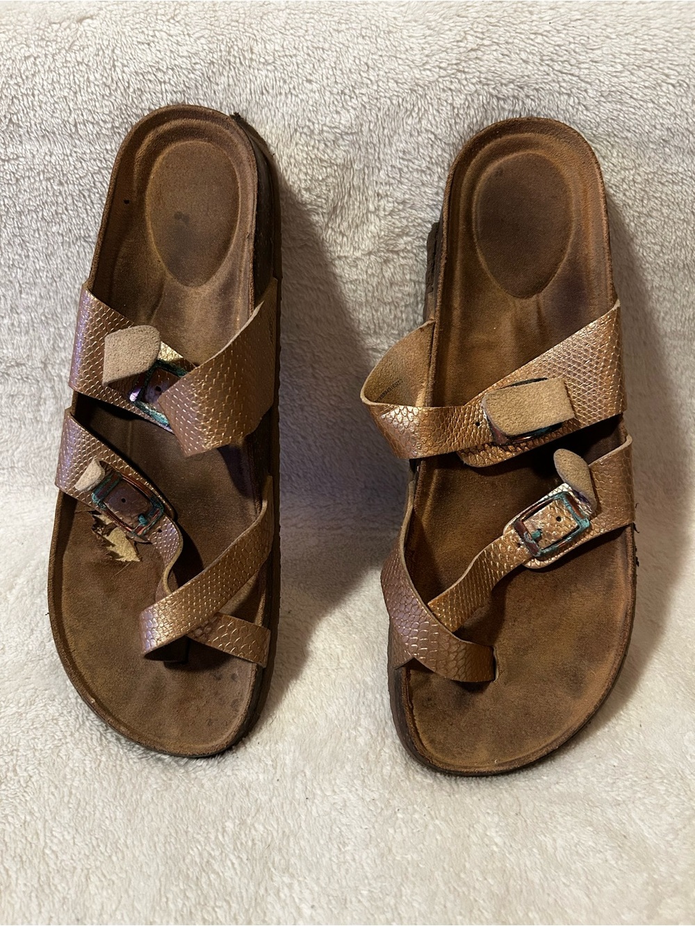 Broken in gold hippy sandals size 8 womens birkenstock look alike strap her comf